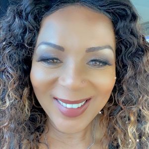 Meet your Posher, Pamela